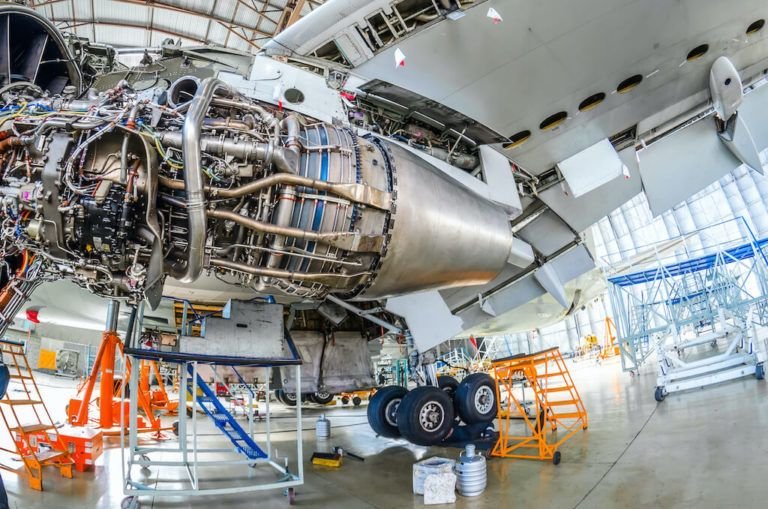 Aircraft maintenance hangar